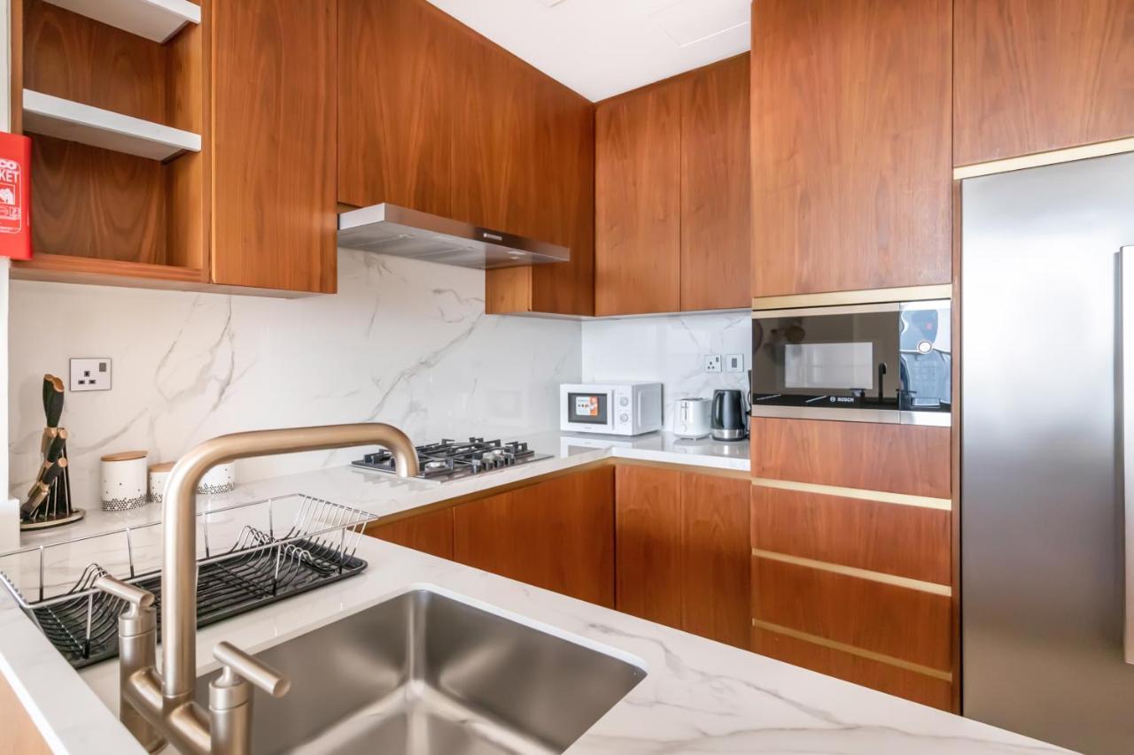 Fam Living - Rp Heights - 3 Mins Walk To Burj Khalifa & Dubai Mall Downtown ドバイ エクステリア 写真