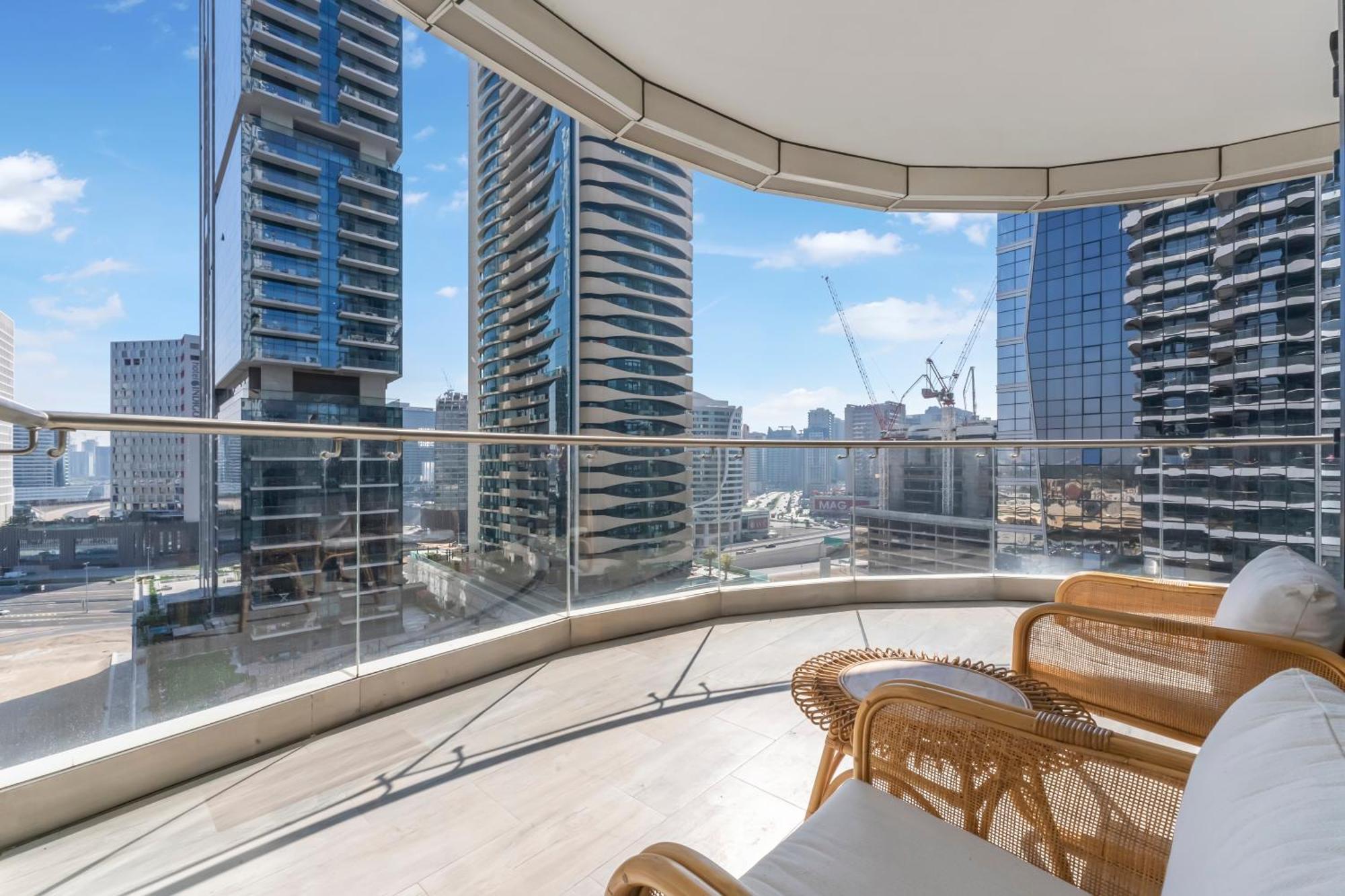 Fam Living - Rp Heights - 3 Mins Walk To Burj Khalifa & Dubai Mall Downtown ドバイ エクステリア 写真